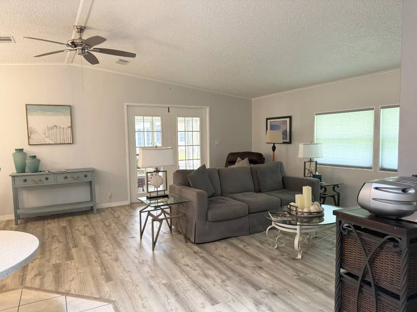 110 Jacaranda Terrace a Parrish, FL Mobile or Manufactured Home for Sale